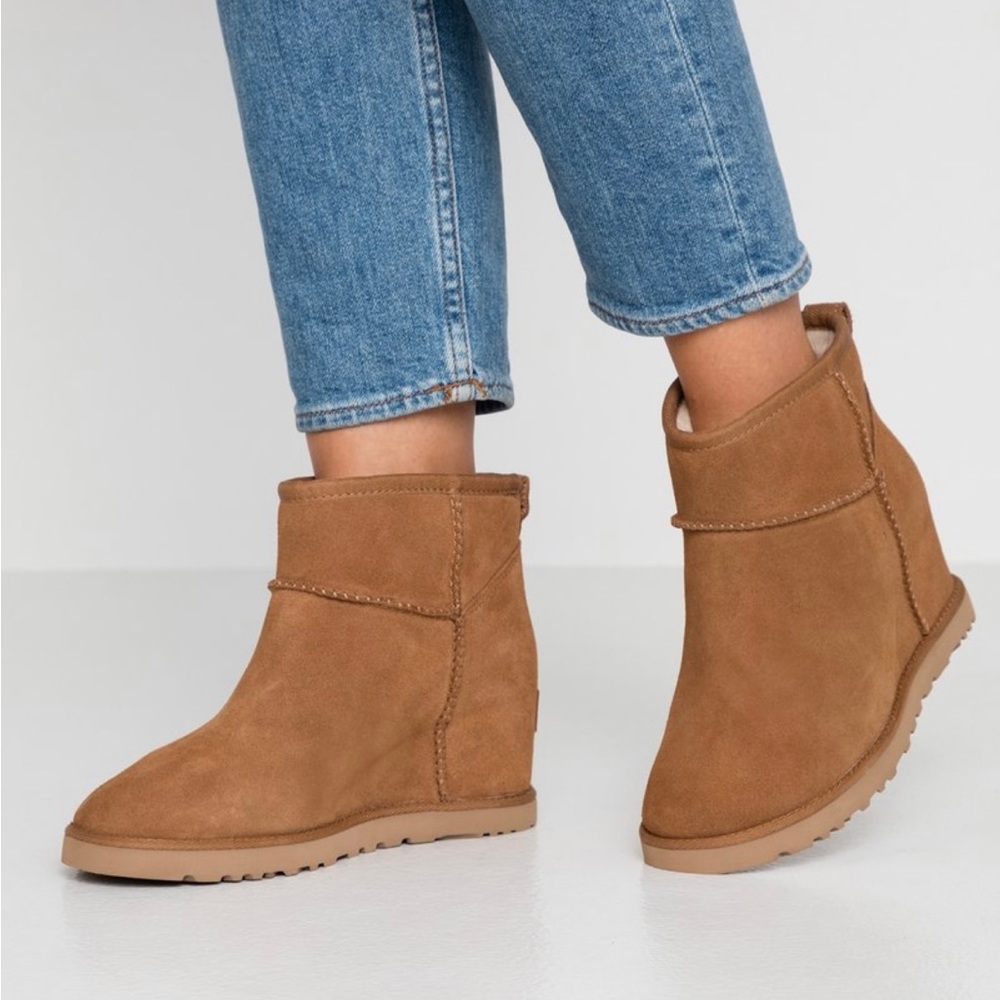 Ugg classic femme mini wedge bootie